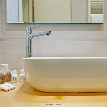 Bed and Breakfast Hotiday Gianmarti Λέτσε