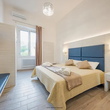 Hotiday Gianmarti Bed and Breakfast Λέτσε